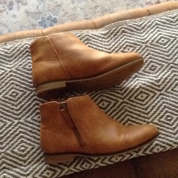 Cat & Jack Booties Girls 2 - Picture 5 of 5